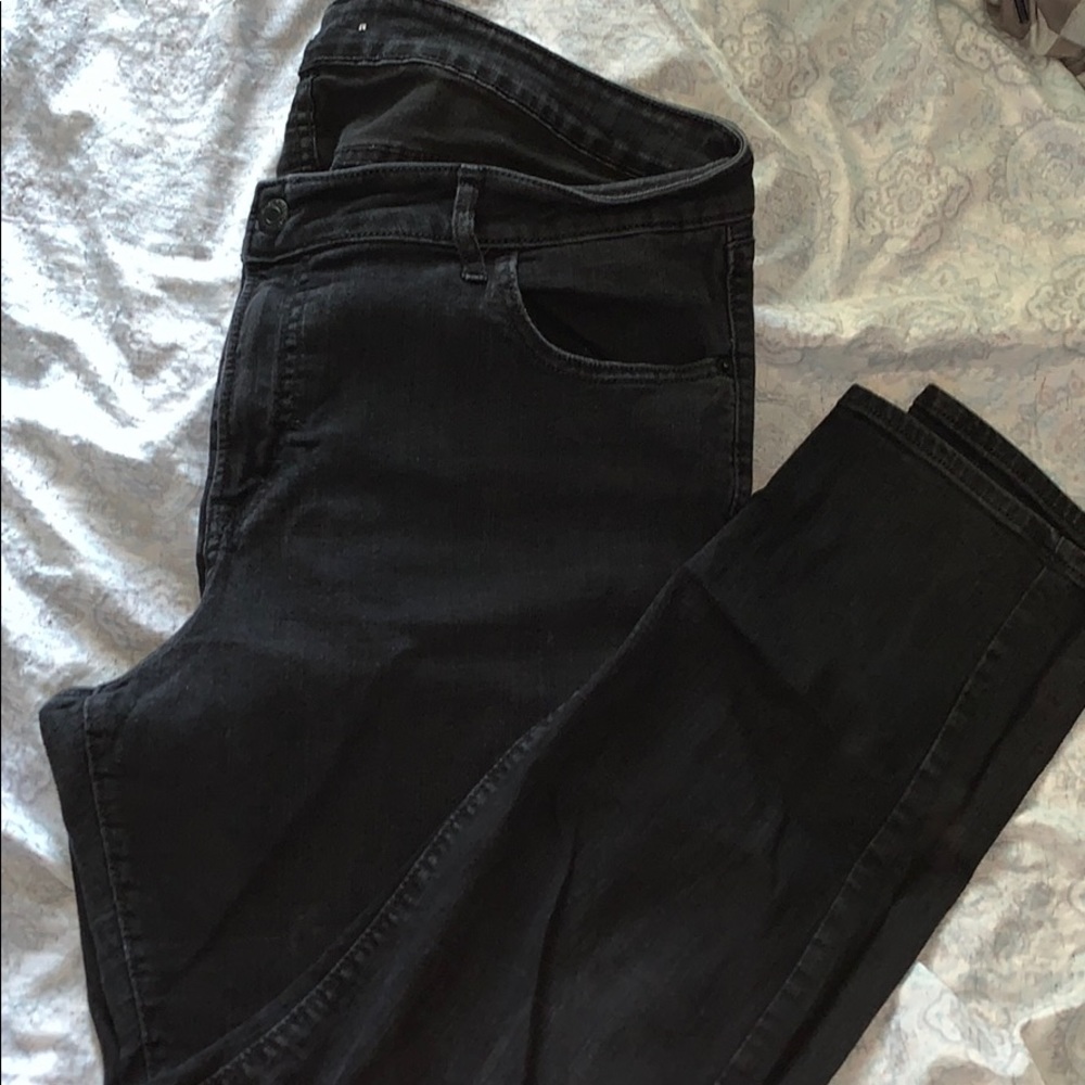 black skinny jeans